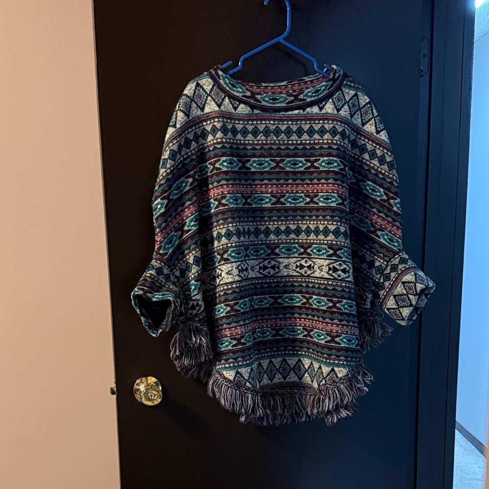 Multicolor Patterned Women's poncho Fleece Sweater